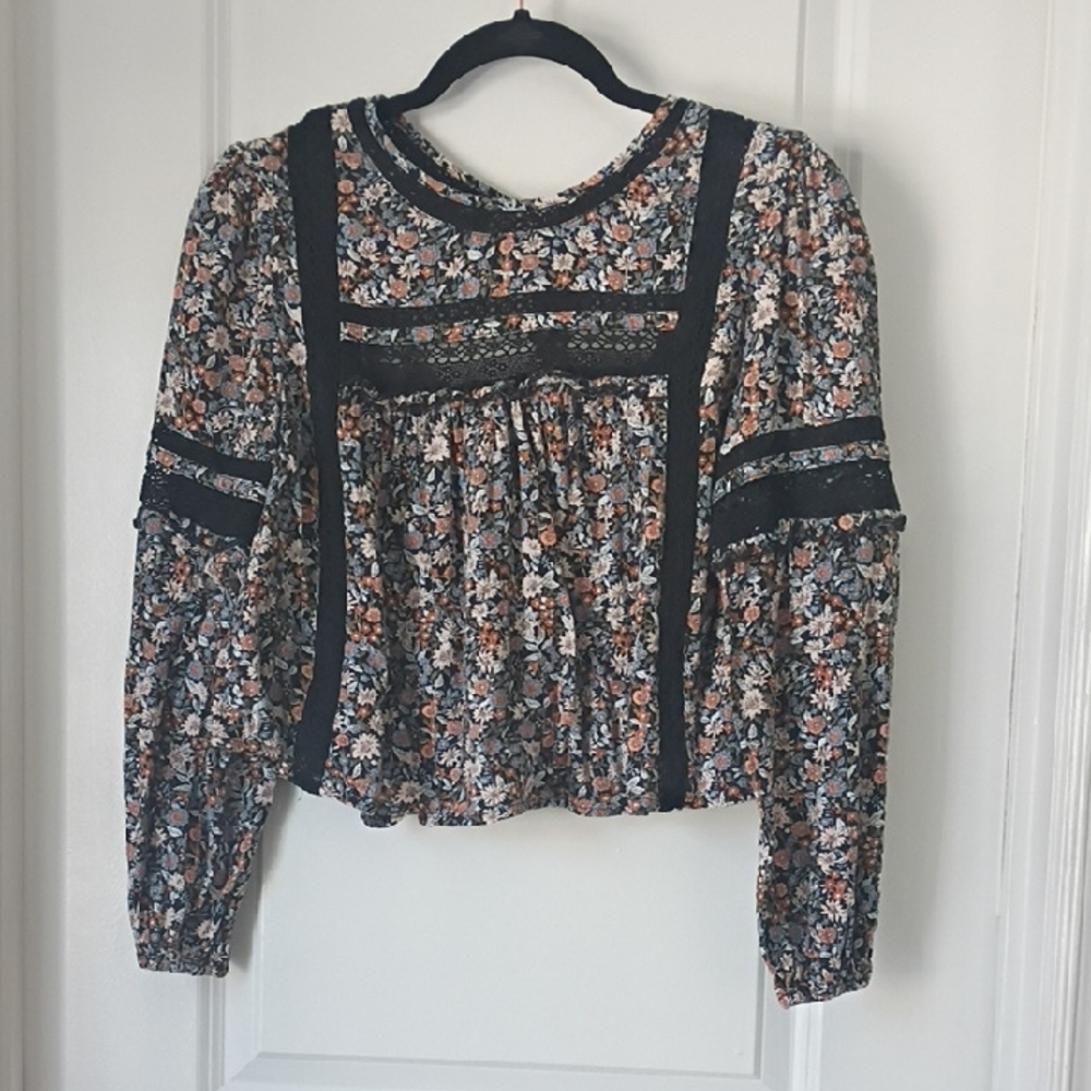 American Eagle Outfitters Floral Blouse Black Lace Trim Medium